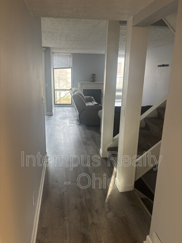 Foto del edificio - 4994 Wintersong Ln