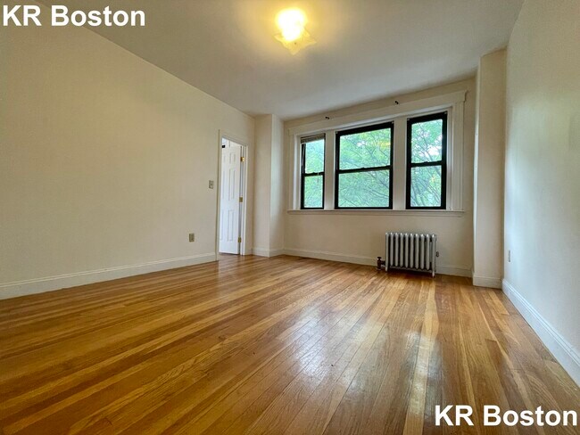 Building Photo - 27 Egremont Rd