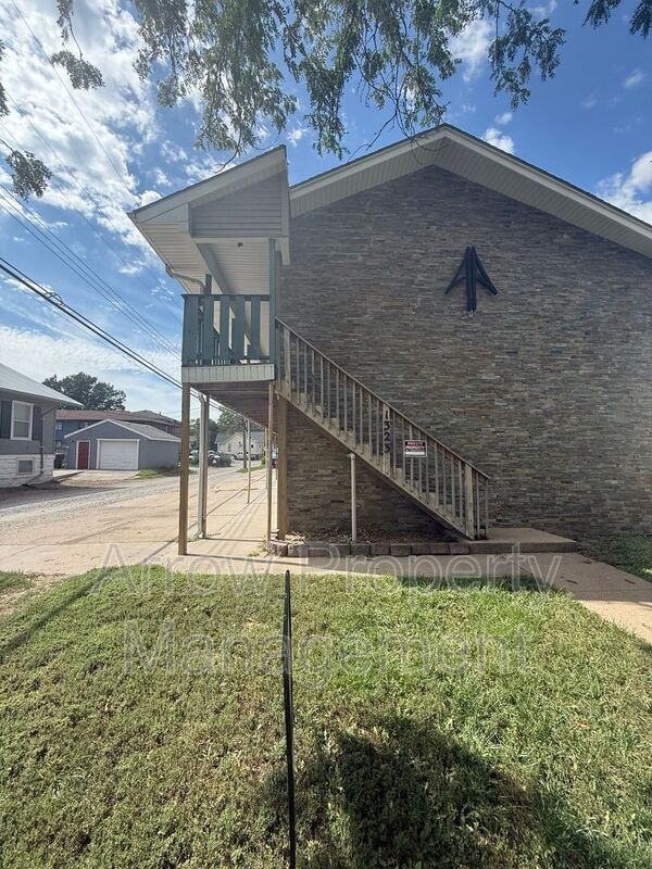 Foto del edificio - 1323 S 10th St