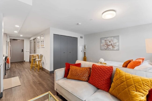 Building Photo - Millennium on LaSalle