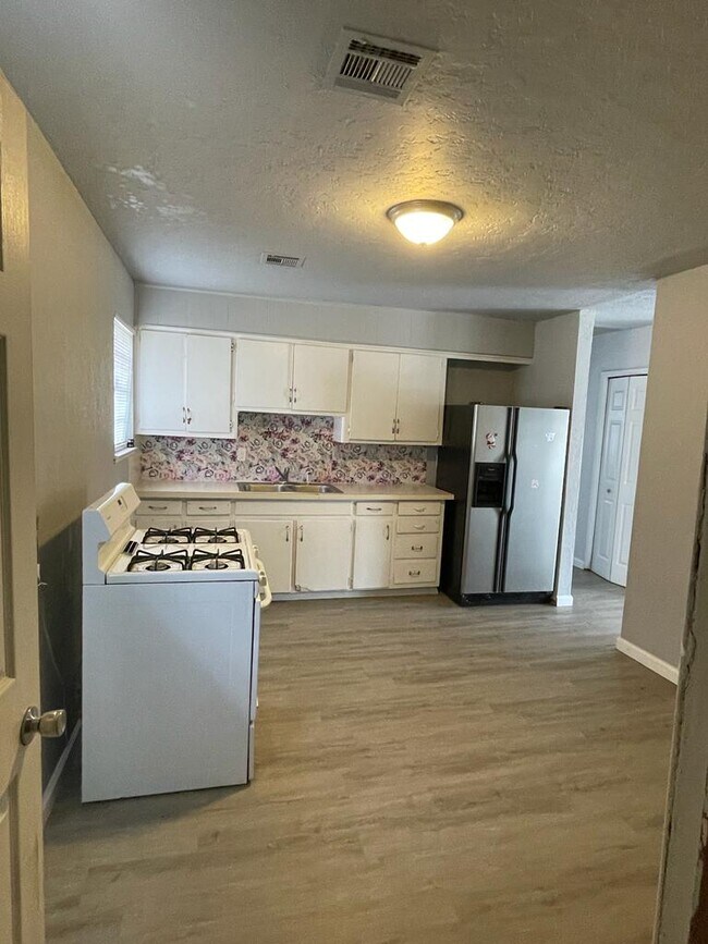 Foto del edificio - 5323 NW Oak Ave