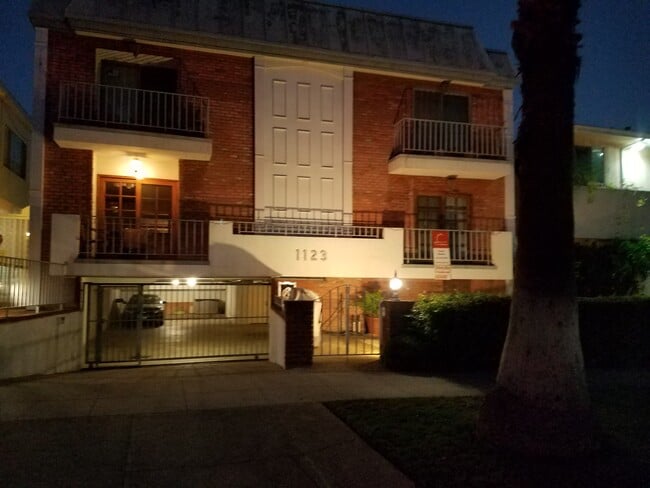 Building Photo - 1123 Lincoln Blvd
