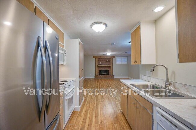 Foto del edificio - 2218 E 18th St