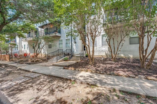Foto del edificio - 4402 Holland Ave