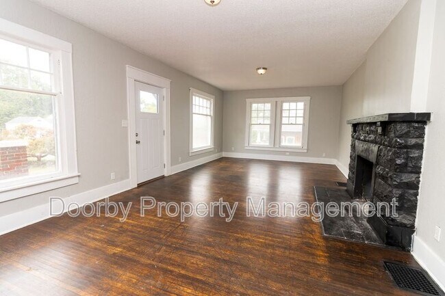 Foto del edificio - 2802 Fairview Dr