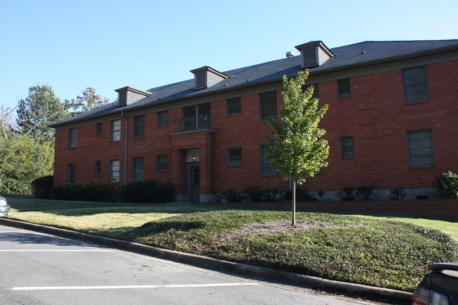 Building Photo - Yorkshire Apartments