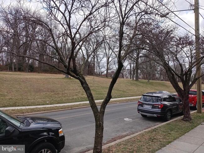 Foto del edificio - 4720 Fort Totten Dr NE