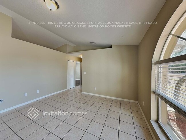 Building Photo - 2252 S Chamberlain Blvd