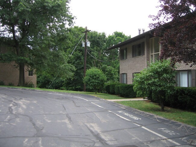 Complex - 4062 Sanlin Dr