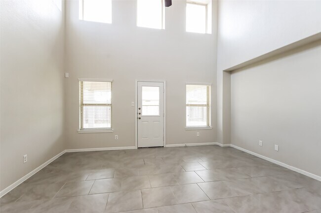 Building Photo - 8011 Ecru Ln