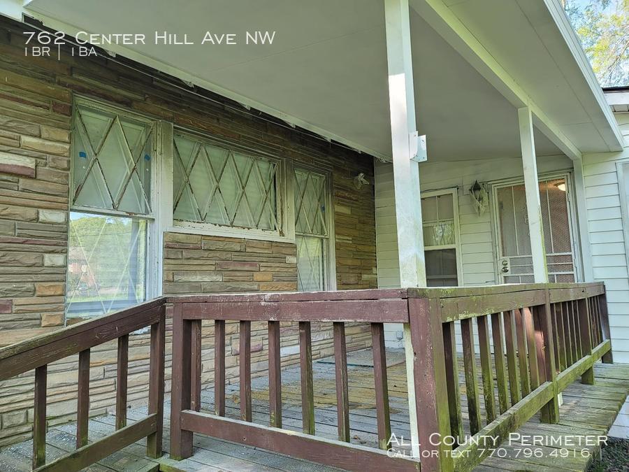 Primary Photo - 762 Center Hill Ave NW