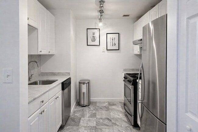 Foto del edificio - 15 N Beacon St