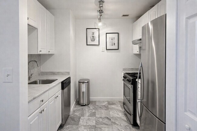 Building Photo - 15 N Beacon St