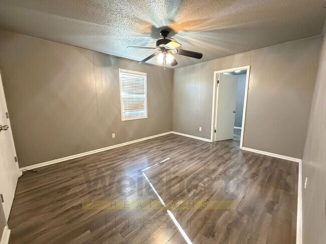 Foto del edificio - 3 bed, 2 bath