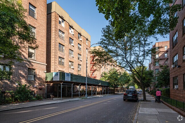 3420 78th St Jackson Heights, NY 11372-2567 - 34-20 78th St