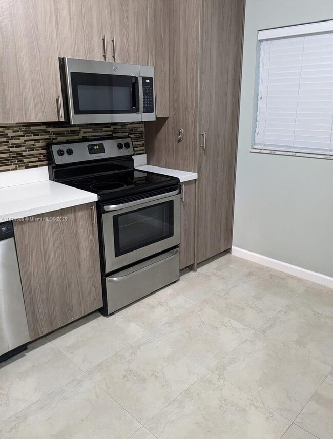 Foto del edificio - 7480 NW 17th St