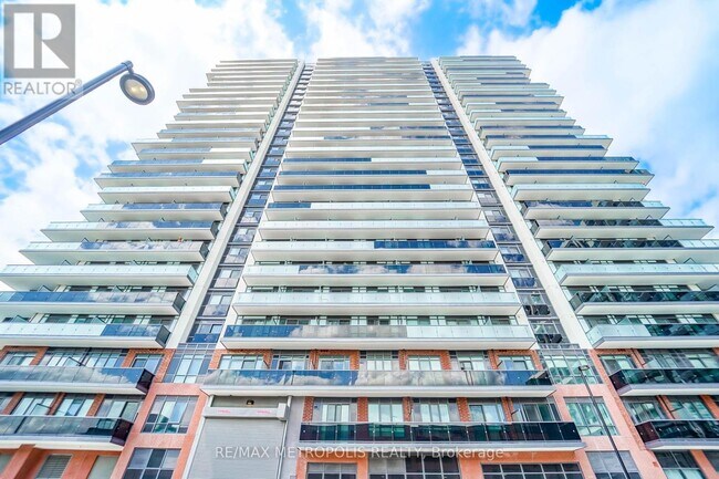 Photo du bâtiment - 2545-2545 Simcoe St N