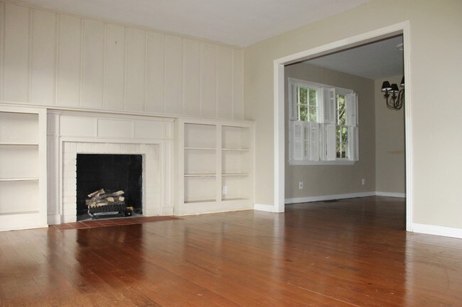 Building Photo - 345 Palisade Dr