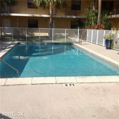 Foto principal - 1401 NE 53rd St