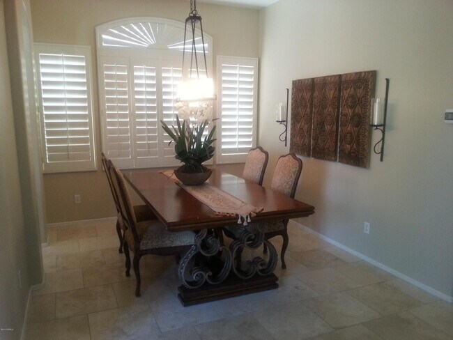 Foto del edificio - 4812 E Kirkland Rd