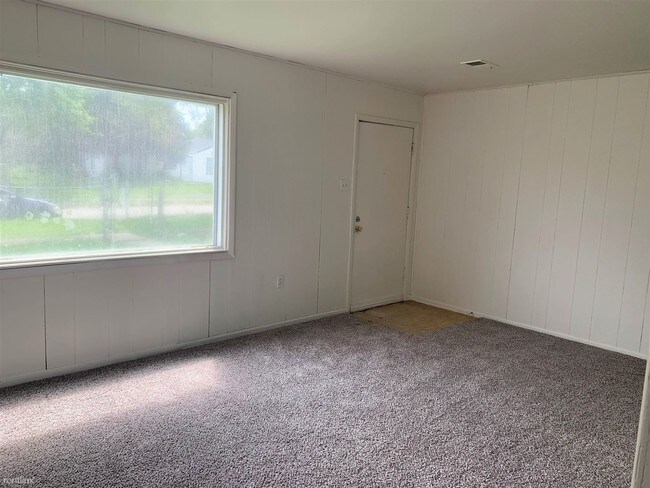 Building Photo - 3 br, 1 bath House - 3401 SE Bryant St