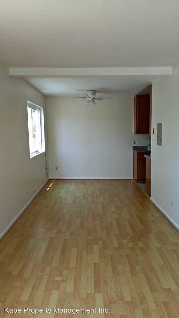 Building Photo - 2251 Crenshaw Blvd