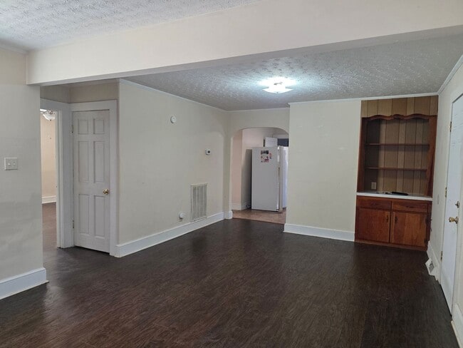 Building Photo - Charming 2 Bedroom, 1 Bath Home in Peaceful Siloam Setting