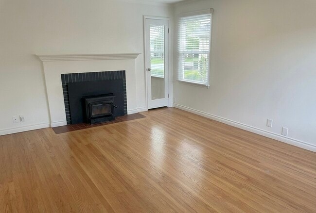 Building Photo - 4413 47th Ave SW