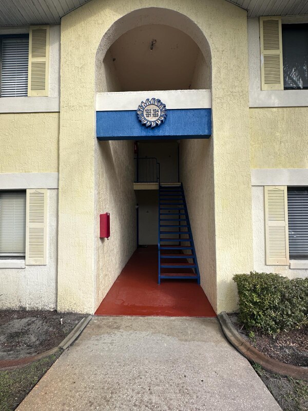 Foto del edificio - 90 Hidden Lake Dr