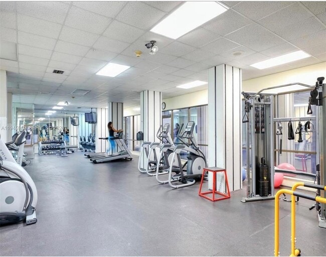 Foto del edificio - 2750 NE 183rd St