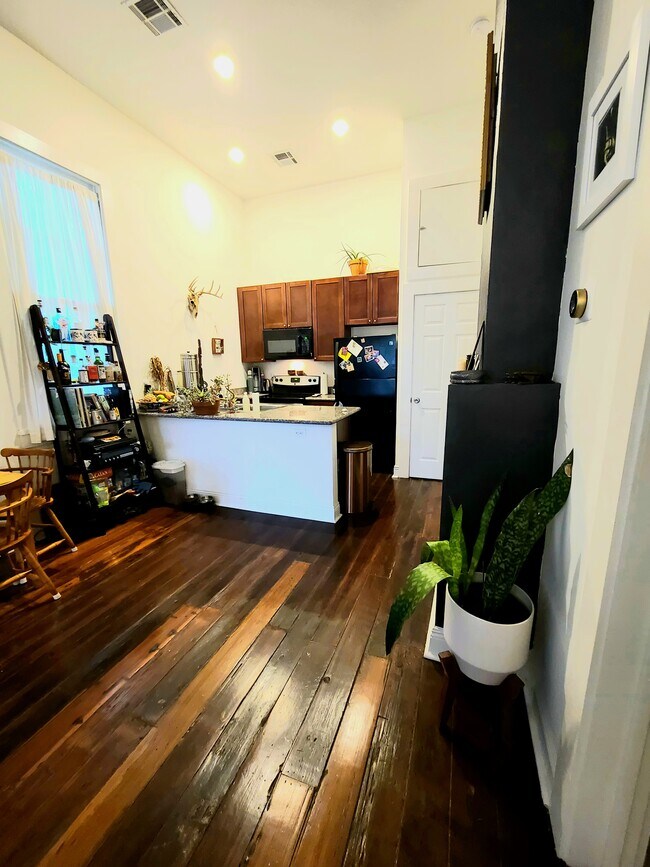Foto del edificio - 410 N Tonti St