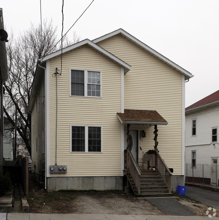 Building Photo - 94 Rosedale St