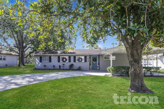 Building Photo - 546 W Palmeden Dr