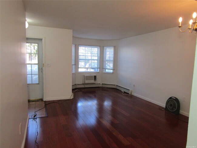 Foto del edificio - 82-75 Country Pointe Cir