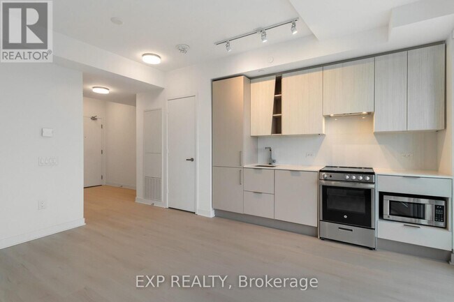 Photo du bâtiment - 3900 Confederation Pkwy