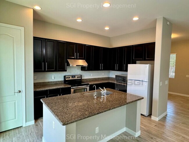 Building Photo - 5 bedroom Gilbert home