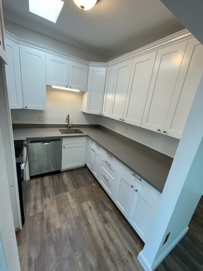 Foto del edificio - 3459 23rd Ave W