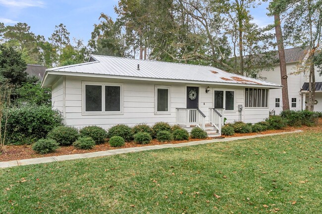 Building Photo - Charming Summerville Home