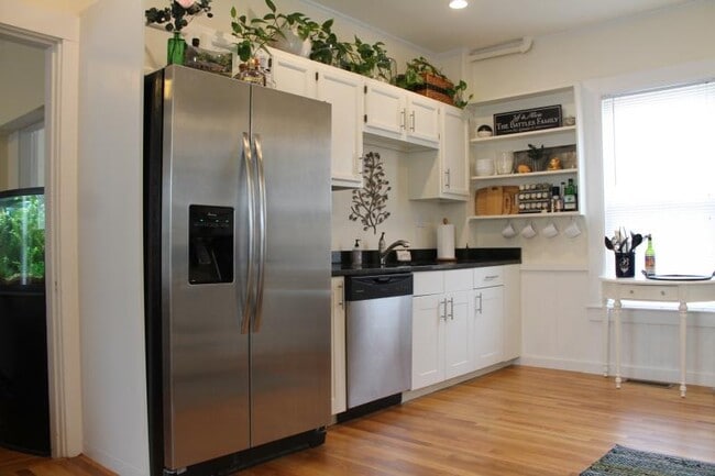 Building Photo - 50 Fiske St