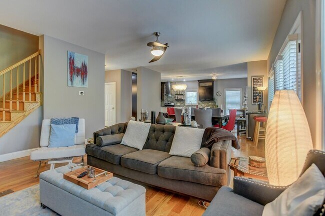 Building Photo - 1409 Riverside Dr