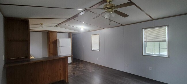 Building Photo - 827 Sally Mae Terrace