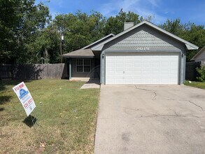 Building Photo - 2019 Dickens Dr