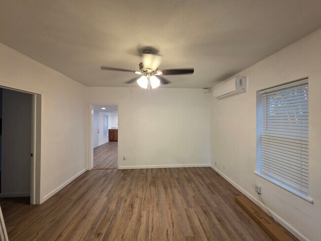 Foto del edificio - 1305 N Calhoun St
