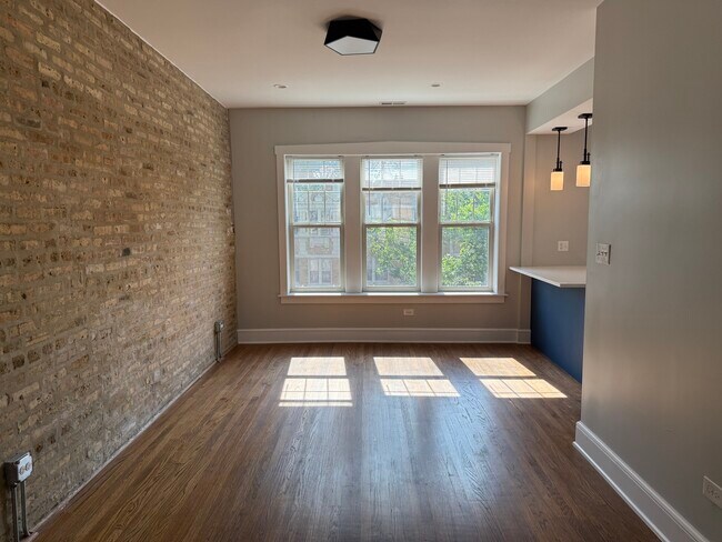 Foto del edificio - 227 Washington Blvd