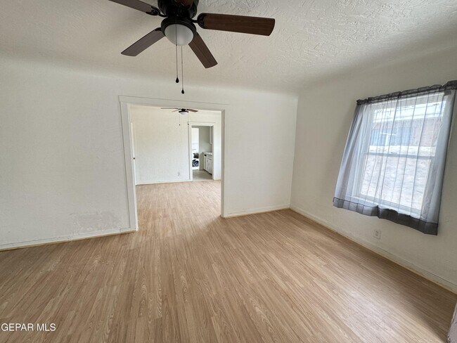 Foto del edificio - 1605 N Virginia St