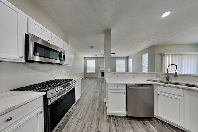 Foto del edificio - 1610 Blossom Creek Ct