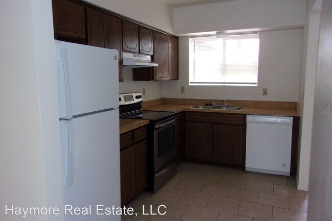 Building Photo - 2 br, 1 bath House - 1330 Plaza Merito #C