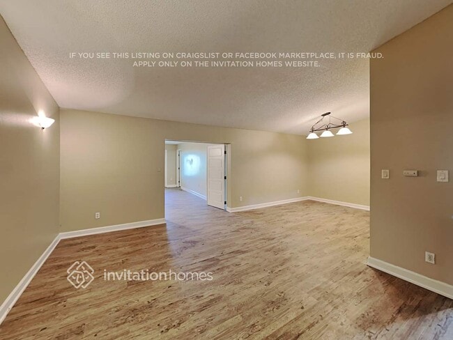 Foto del edificio - 15924 Eagle River Way