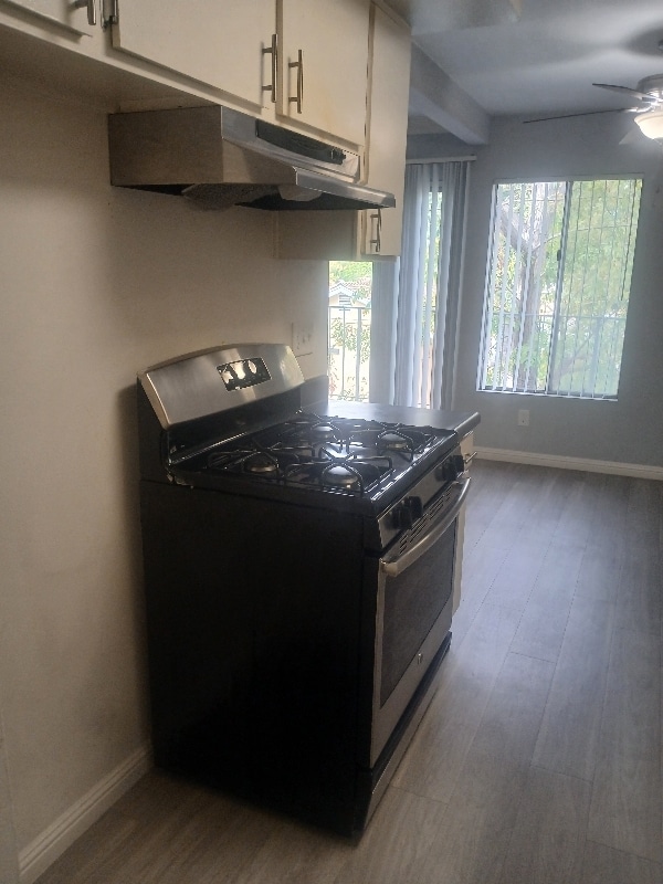 Building Photo - 27325 Camp Plenty Rd