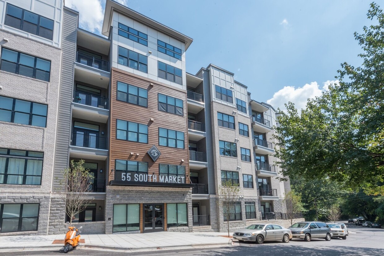 Primary Photo - Downtown Asheville Apartment!